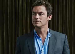 Dominic West îl va interpreta pe prinţul Charles în următoarele sezoane „The Crown“