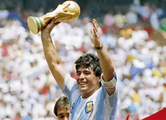 Unul dintre cei mai mari fotbaliști din istorie, Diego Maradona, a murit