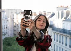 E oficial! Serialul „Emily in Paris” va avea al doilea sezon