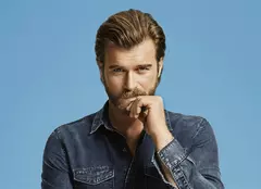 Kıvanç Tatlıtuğ a devenit tată. Ce mai fac ceilalți tătici sexy din showbizul turcesc