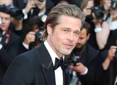 Imagini șocante cu Brad Pitt! Actorul a fost surprins într-un scaun cu rotile