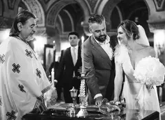 Roxana Ionescu s-a căsătorit religios cu Tinu Vidaicu. Primele imagini de la eveniment