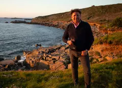 James Martin explorează „Gastronomia Insulelor Britanice” la TV Paprika. Când e programată emisiunea