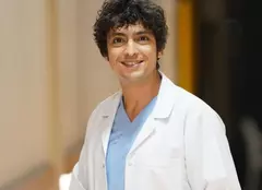 Cine este Taner Ölmez, protagonistul din serialul turcesc „Doctorul minune”, de la Kanal D