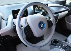 Apelează la serviciul de închirieri auto și bucură-te de libertate în mișcare!