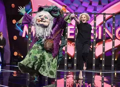 Moment fără precedent la „Masked Singer România”! De ce va urca Maia Morgenstern pe scenă