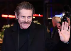 Actorii Willem Dafoe şi Emily Watson, surprinși la Cabana Bâlea Lac
