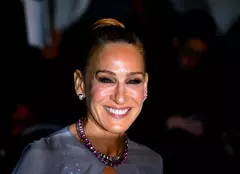 Imagini cu Sarah Jessica Parker la premiera „And Just Like That” de la New York. Actrița a strălucit într-o ținută Oscar de la Renta