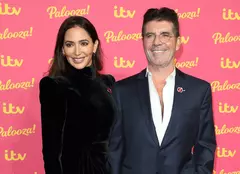 Simon Cowell s-a logodit după aproape 20 de ani de relație