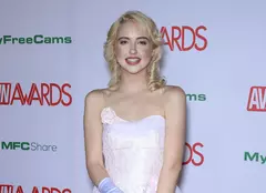 În timp ce juca în filme pentru adulți, Chloe Cherry din serialul „Euphoria” a suferit de o tulburare de alimentație