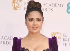 Top 20 ținute purtate de vedete la Premiile BAFTA 2022. Salma Hayek, cel mai îndrăzneț look, într-o rochie Gucci