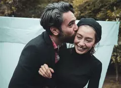 Ce face acum Neslihan Atagül. Primul proiect după ce a ieșit din serialul „Fiica ambasadorului”