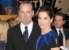 Jesse James, fostul soț al Sandrei Bullock, s-a logodit cu o actriță de filme pentru adulți. Cum arată viitoarea lui soție