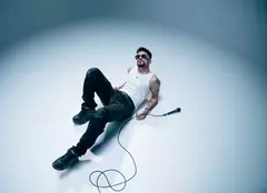 wrs lansează videoclipul piesei “Llamame”