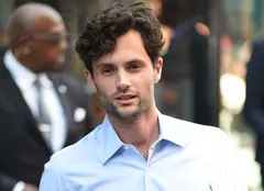 „You”, sezonul 4, serial Netflix. Penn Badgley, complet schimbat în noile imagini de pe platourile de filmare