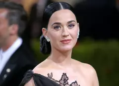 Lui Katy Perry i-a căzut pleoapa în timpul unui concert. Momentul a devenit viral pe Internet