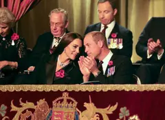 Cum a onorat-o Kate Middleton pe Regina Elisabeta în timpul ceremoniilor pentru Remembrance Day