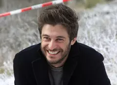 „Poarta roșie”, primele două sezoane ale serialului polițist, în premieră la Focus Sat TV