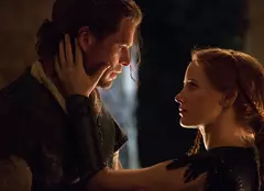 Filme la TV azi, 21 decembrie: „Războinicul vânător și Crăiasa zăpezii”, „Ținte sigure”, „Nu îți face griji dragă”, „Transportul pierdut”