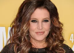 Lisa Marie Presley a murit la 54 de ani. Unica fiică a lui Elvis Presley a suferit un atac de cord. Ultima declarație publică: „A fost uluitor”