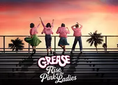 Grease: Rise of The Pink Ladies. Tot ce trebuie să știți despre noul serial muzical de pe SkyShowtime. Distribuție, trailer