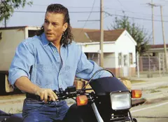 Filme la TV azi, 30 martie: „Vânătoarea de oameni”, „Să moară Hasselhoff!”, „Anna Karenina”, „Amor cu fiica șefului meu”