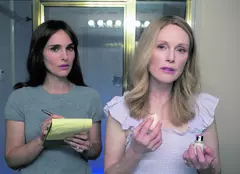 Provocatorul film „May December, cu Natalie Portman și Julianne Moore, a fost cumpărat de Netflix