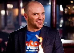 Dan Capatos sărbătoreşte, azi, şase ani de un “Un show păcătos”