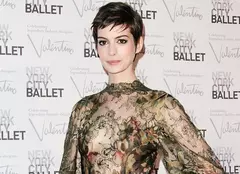 Anne Hathaway e gata să devină mamă
