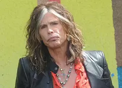 Steven Tyler a servit pizza într-un restaurant