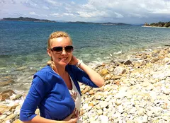 Oana Andoni s-a întors din prima vacanţă cu fiica ei