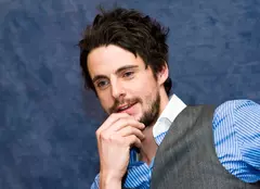 Matthew Goode va juca în sezonul 5 din „Soţia perfectă”