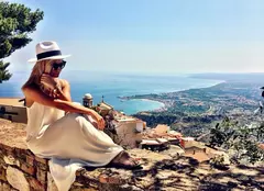 FOTO: Anamaria Stancu de la Antena 1 şi Tudor de la Fly Project au fost în Sicilia