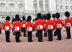 Garda Regală de la Palatul Buckingham a interpretat tema muzicală a serialului "Game of Thrones"