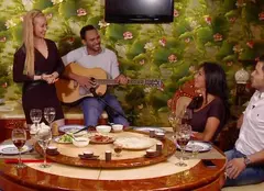 Xonia găteşte „mâncare chinezoaică”, în această seară, la „Cireaşa de pe tort”
