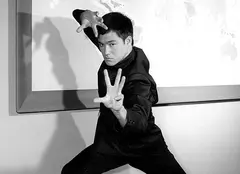 Cinemax dezvoltă un serial inspirat din scrierile lui Bruce Lee