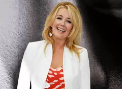 Melody Thomas Scott („Tânăr şi neliniştit”) o preferă beată pe Nikki