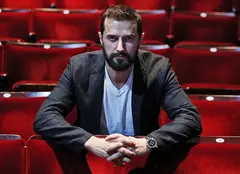 Richard Armitage („Hannibal”) are un serial nou!