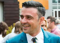 Cântăreţul Cornel Ilie a devenit tătic