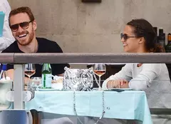 FOTO. Alicia Vikander şi Michael Fassbender, romantici în Ibiza