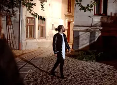 Smiley dansează vals în cel mai recent videoclip