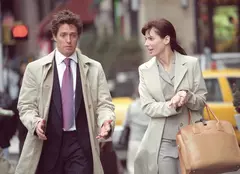 Recomandarea TVmania pentru seara de vineri, 15 decembrie: „Dragoste cu preaviz” cu Sandra Bullock și Hugh Grant