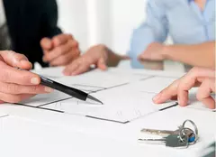 (P) Cum să îți convingi agentul imobiliar să îți găsească o casă mai ieftină