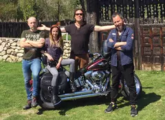 GALERIE FOTO. După „Wild Carpathia”, Charlie Ottley a făcut „Chipurile României”. Noua serie va fi difuzată de TVR 1