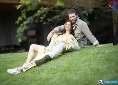 Can Yaman şi Demet Özdemir se întorc pe micile ecrane din Turcia