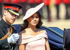 FOTO. Prințul Harry și Meghan Markle, primele fotografii alături de bebelușul regal