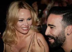 Pamela Anderson s-a despărţit de fotbalistul Adil Rami: „Este un monstru. Ducea o viaţă dublă”