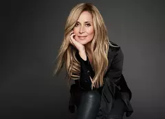 Lara Fabian amână concertele din Craiova și București. Cântăreața are probleme de sănătate
