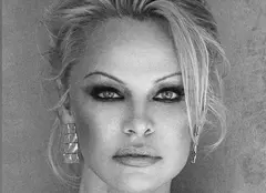 Pamela Anderson s-a căsătorit în secret