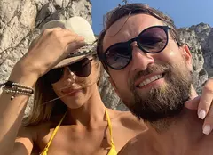 Dani Oțil a cerut-o în căsătorie pe iubita sa, Gabriela Prisăcariu. Cum arată inelul
